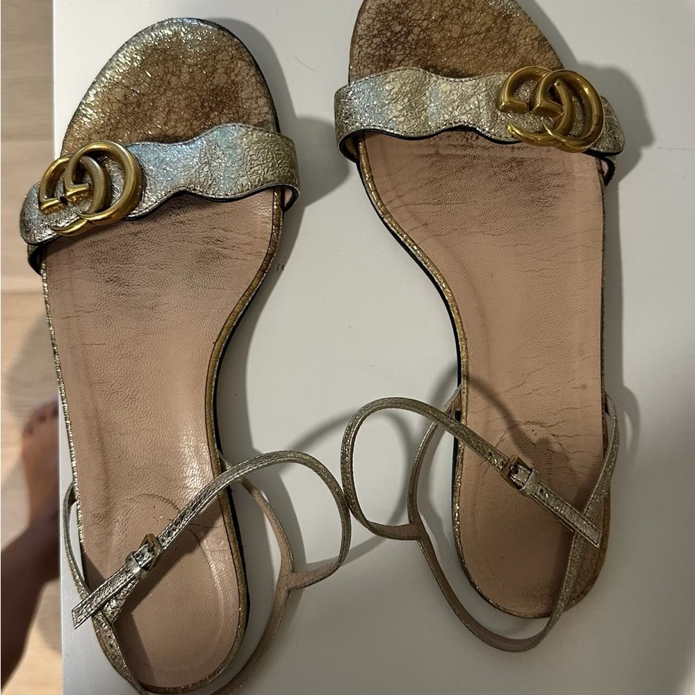 Gucci Gold Sandals with Minimalist Design and Adjustable Straps